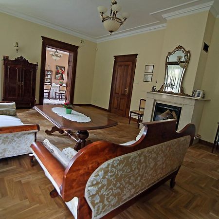 Dwor Bieland Bed & Breakfast Elblag Dış mekan fotoğraf