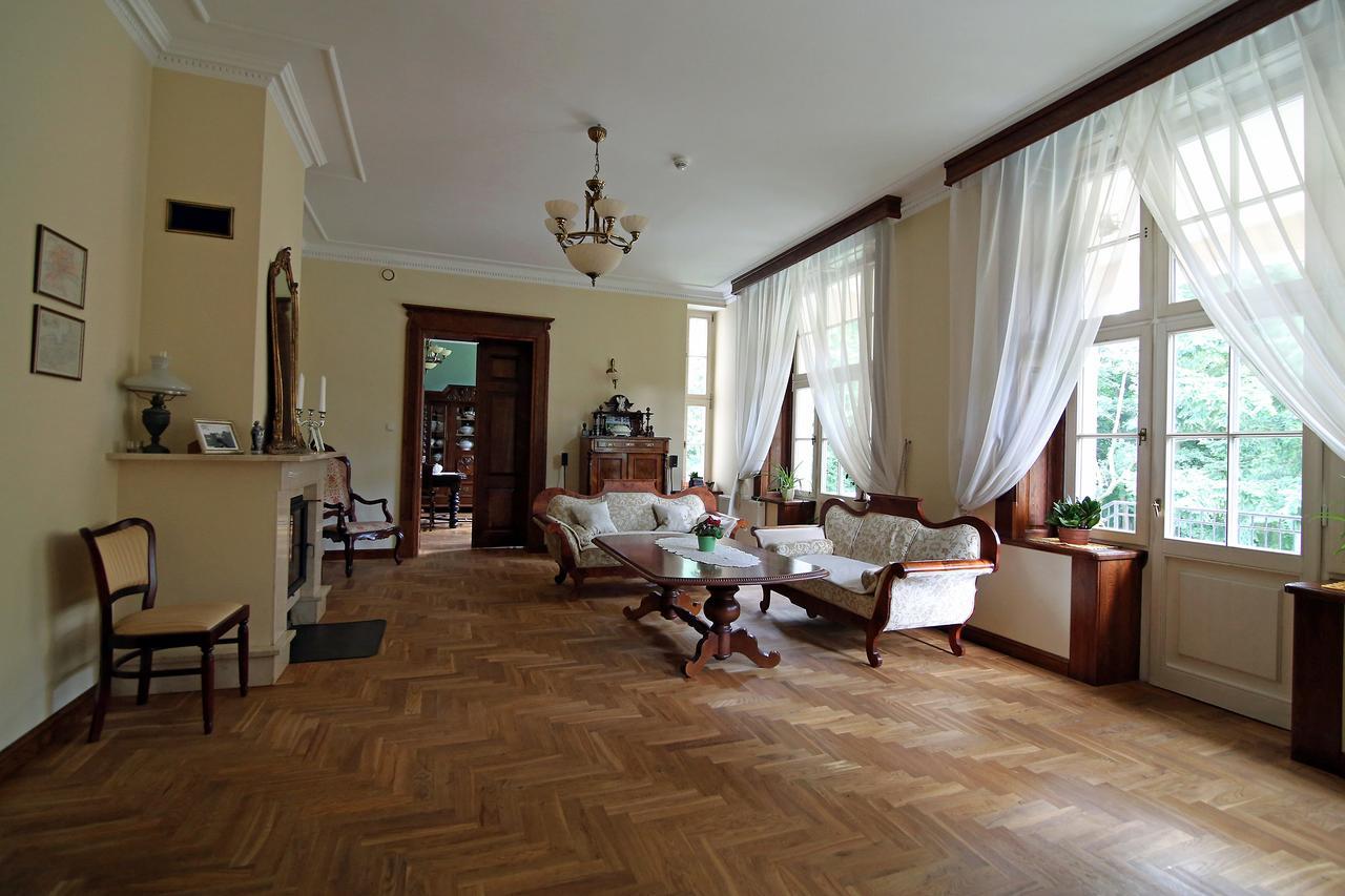 Dwor Bieland Bed & Breakfast Elblag Dış mekan fotoğraf