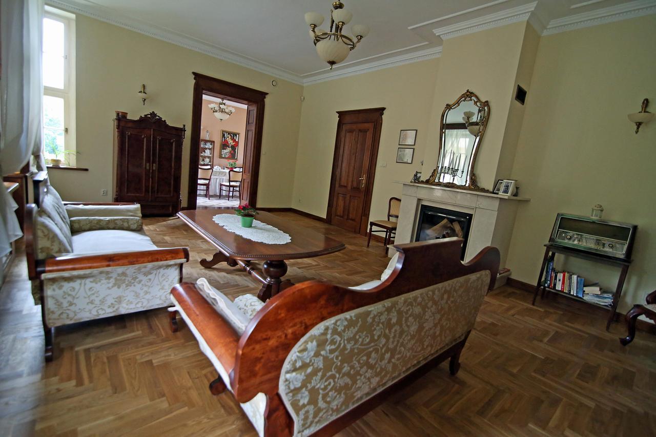 Dwor Bieland Bed & Breakfast Elblag Dış mekan fotoğraf