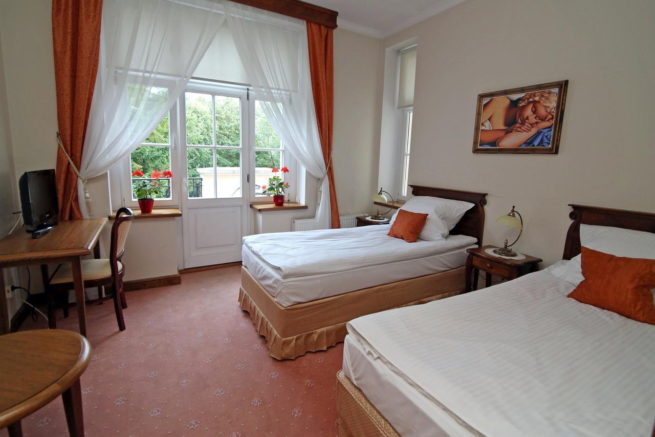 Dwor Bieland Bed & Breakfast Elblag Dış mekan fotoğraf