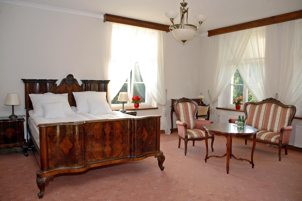 Dwor Bieland Bed & Breakfast Elblag Dış mekan fotoğraf