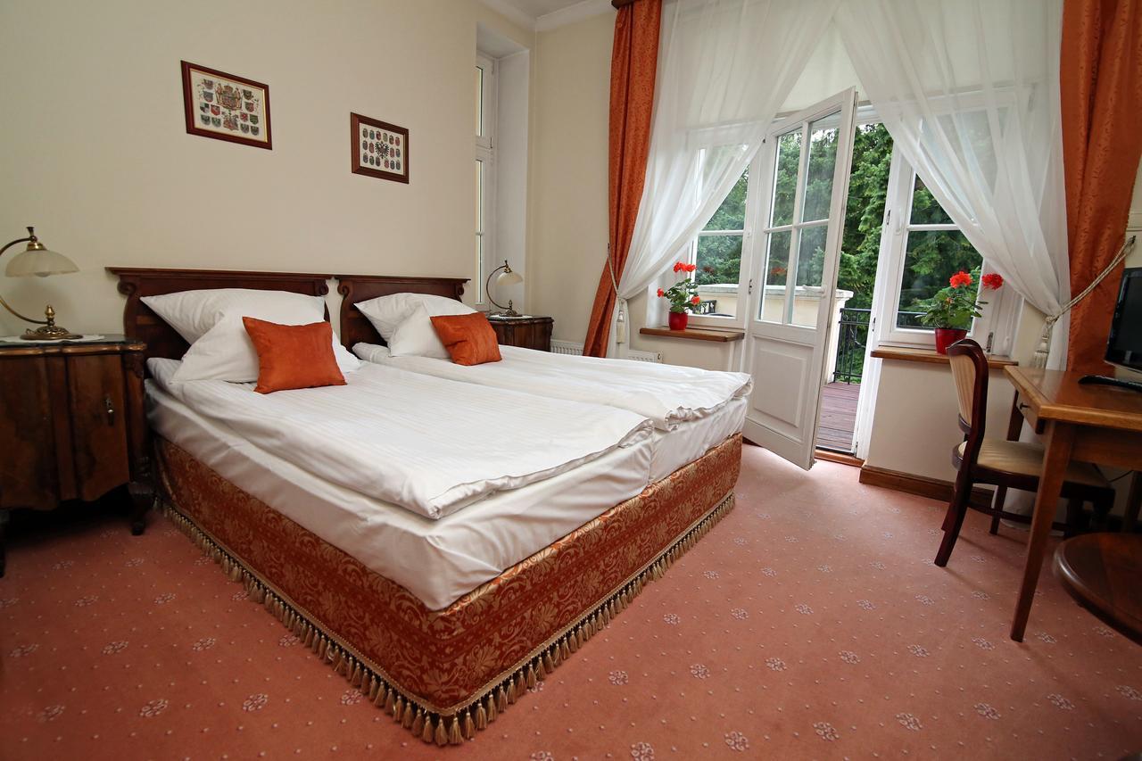 Dwor Bieland Bed & Breakfast Elblag Dış mekan fotoğraf