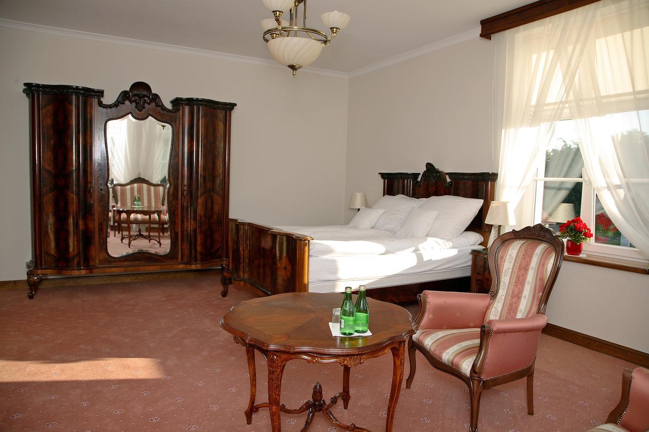 Dwor Bieland Bed & Breakfast Elblag Dış mekan fotoğraf